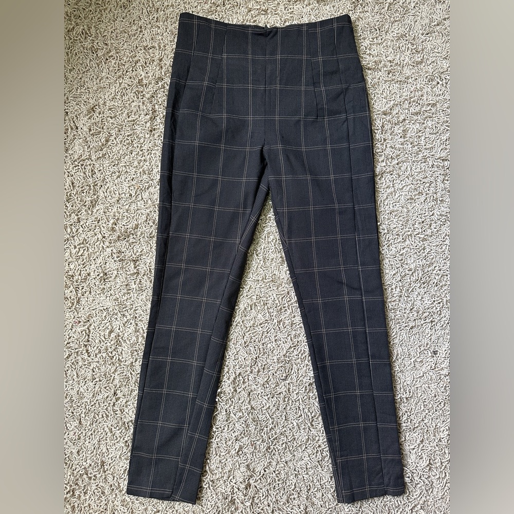 Checked Leggings with zipper at the back. - Picture 7 of 8